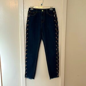 Riot NWOT women’s Jeans size 4R in with beautiful golden chains on the sides
